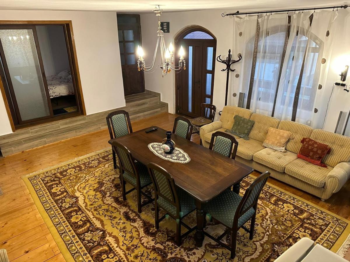 Casa de vacanta Mirela Novaci Străini Exterior foto