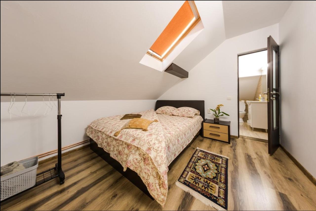 Casa de vacanta Mirela Novaci Străini Exterior foto